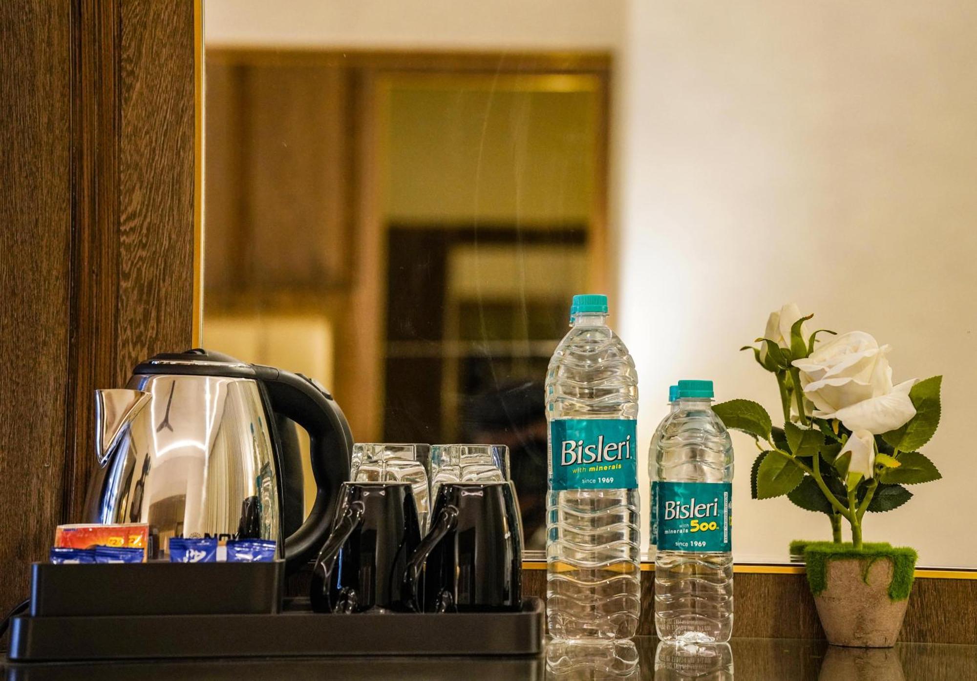 Uva Manish Hotel Kundapur Bagian luar foto
