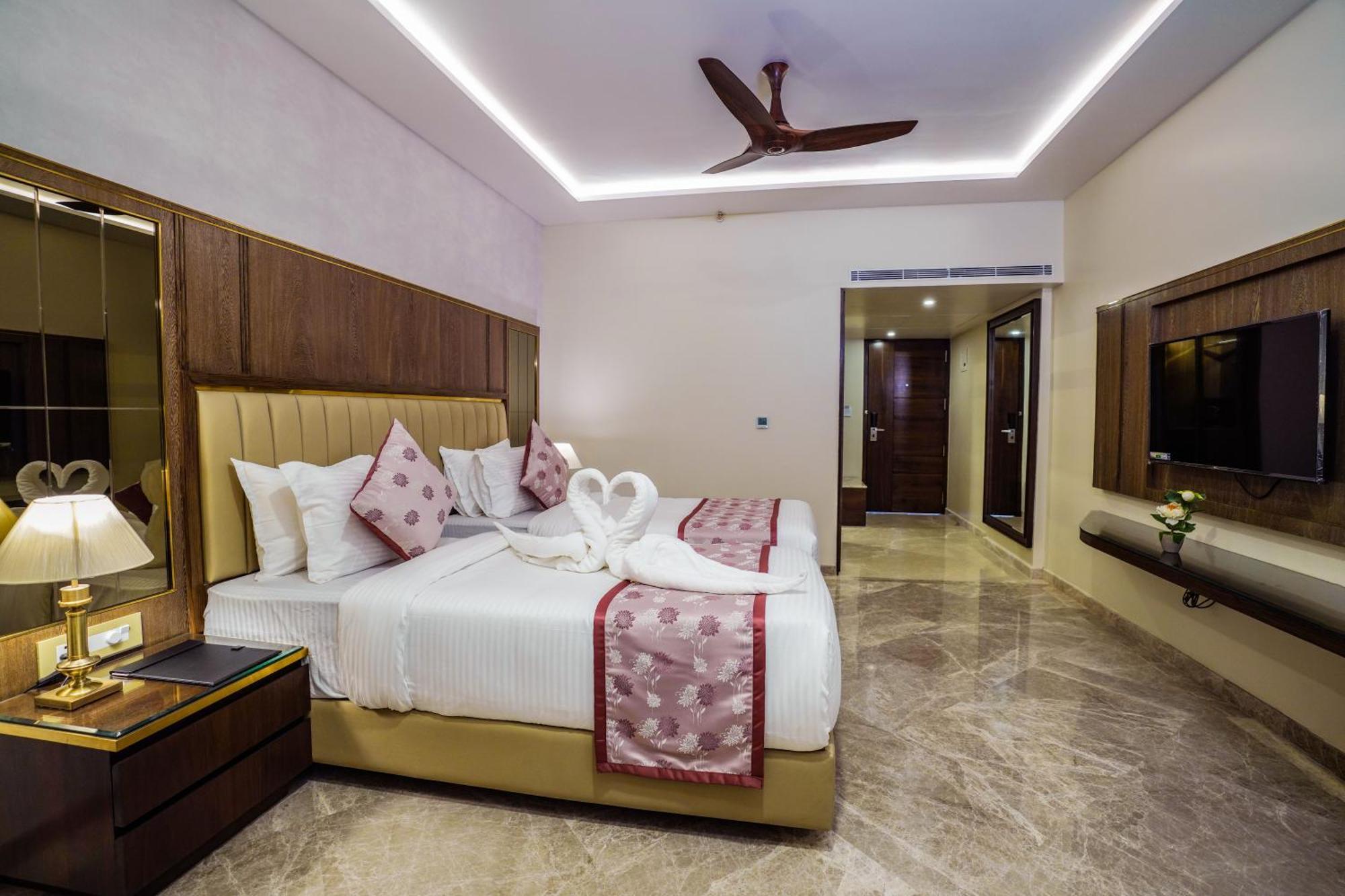 Uva Manish Hotel Kundapur Bagian luar foto