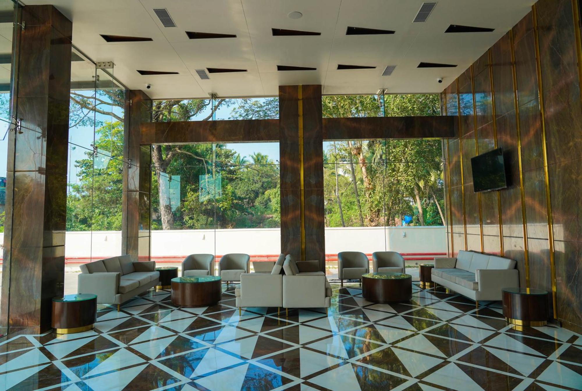 Uva Manish Hotel Kundapur Bagian luar foto
