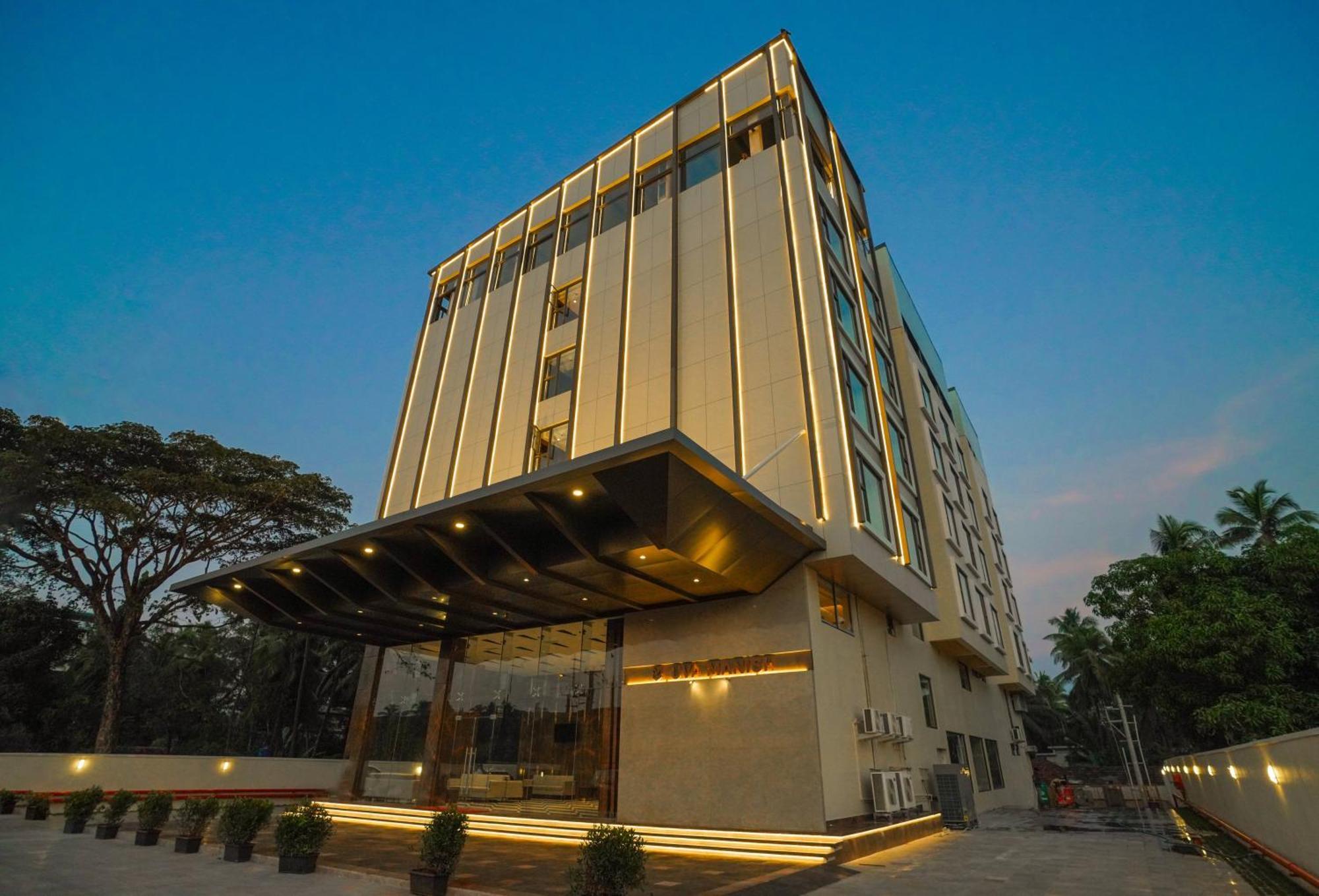 Uva Manish Hotel Kundapur Bagian luar foto