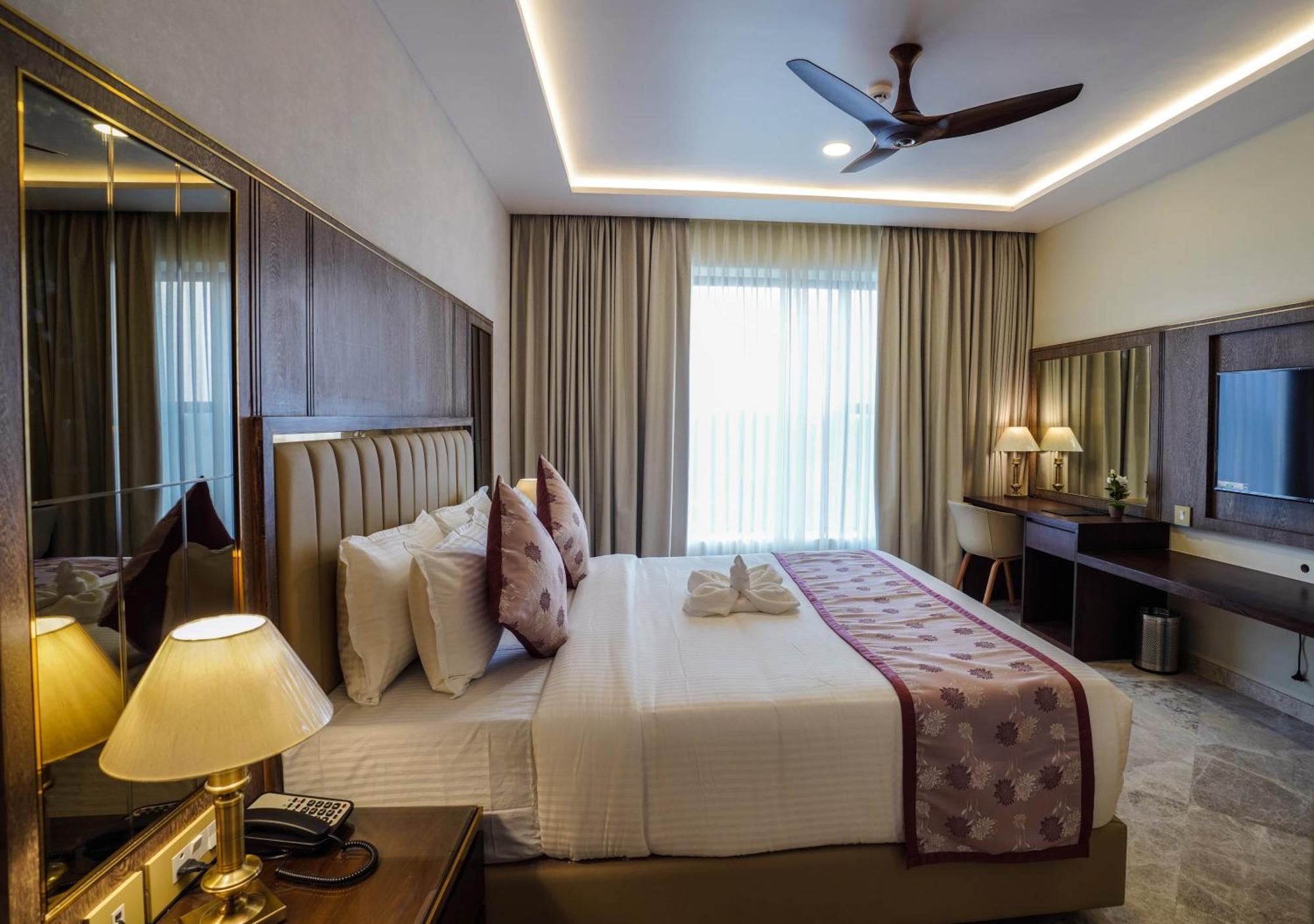 Uva Manish Hotel Kundapur Bagian luar foto