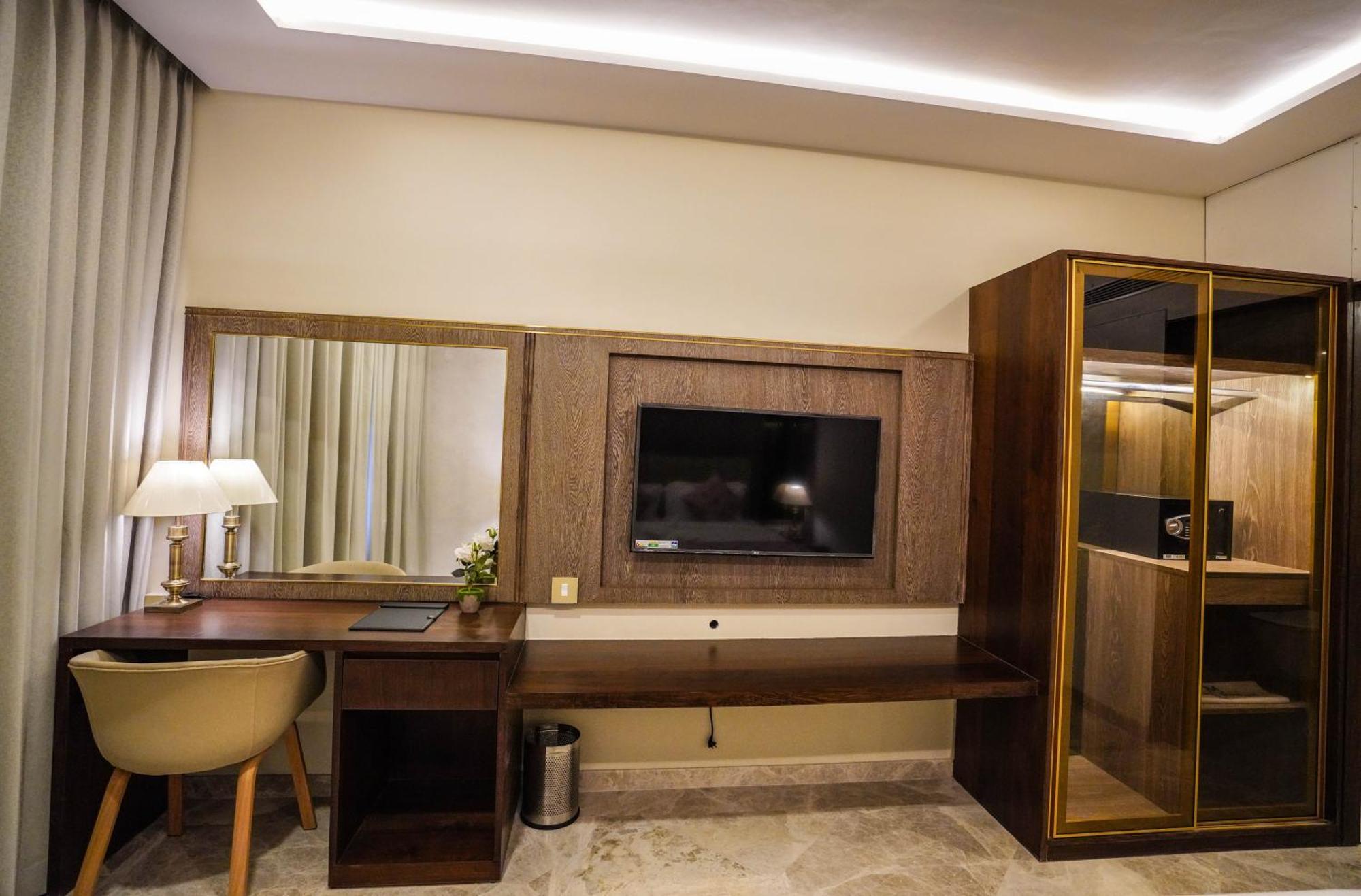 Uva Manish Hotel Kundapur Bagian luar foto