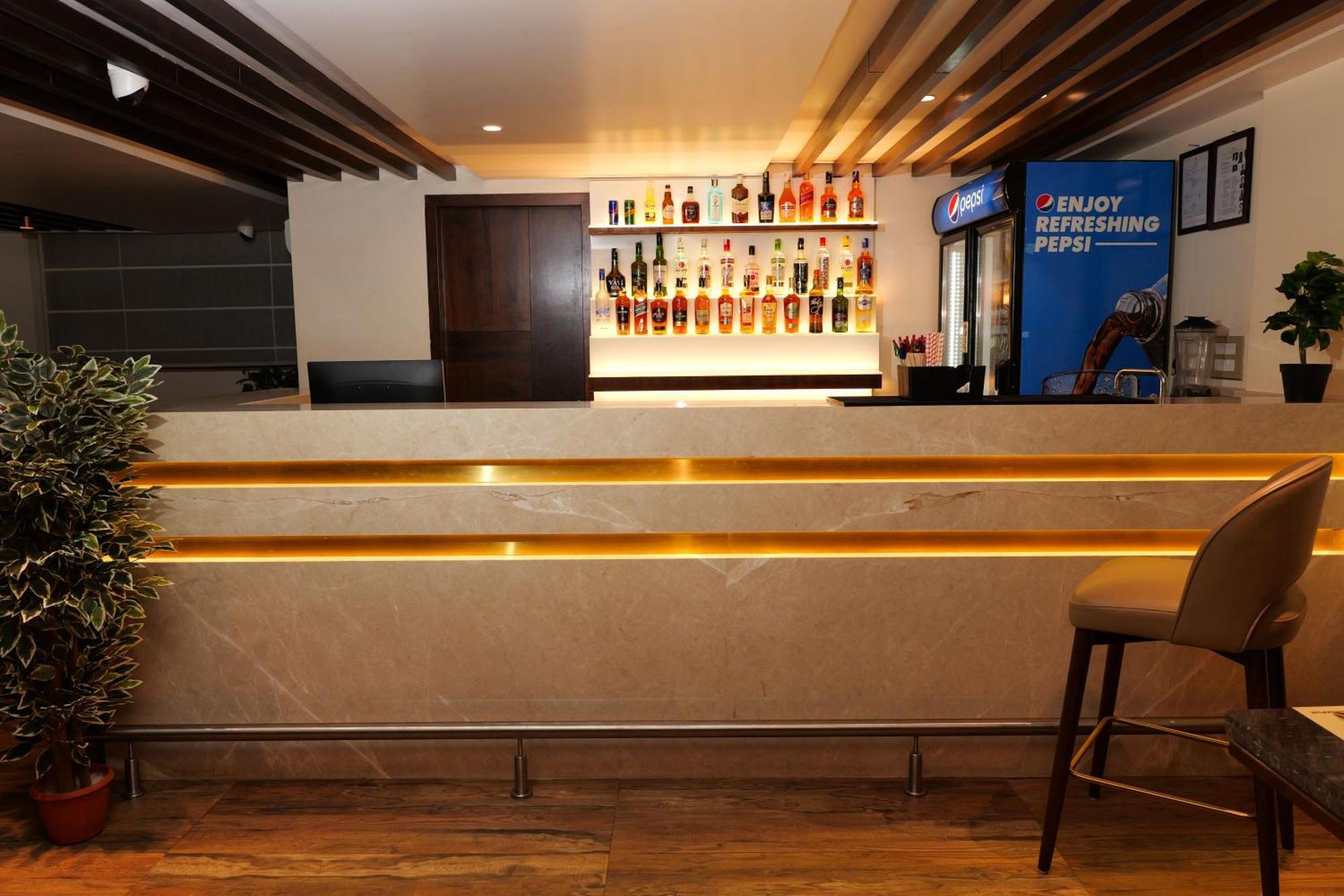 Uva Manish Hotel Kundapur Bagian luar foto