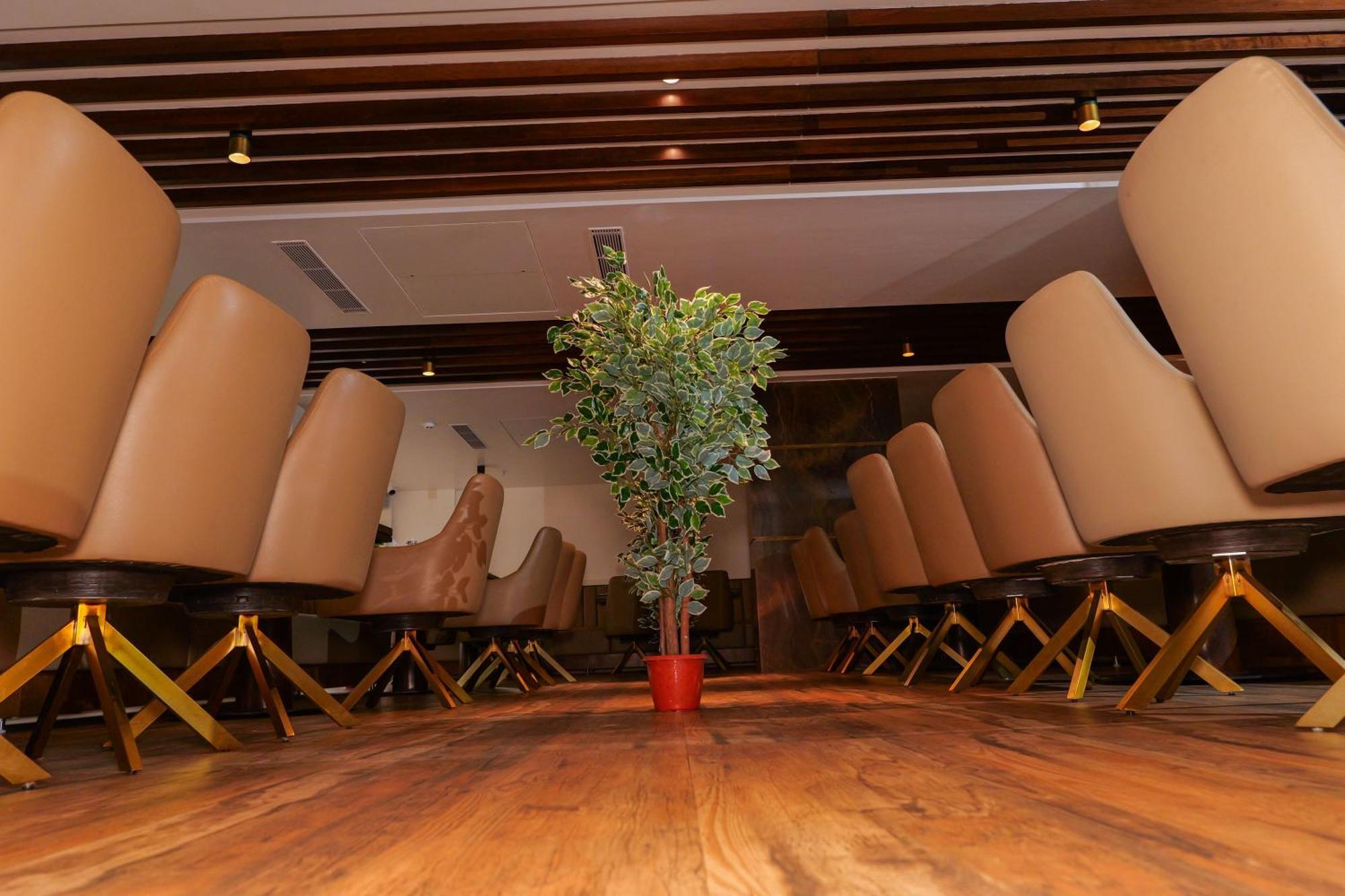 Uva Manish Hotel Kundapur Bagian luar foto