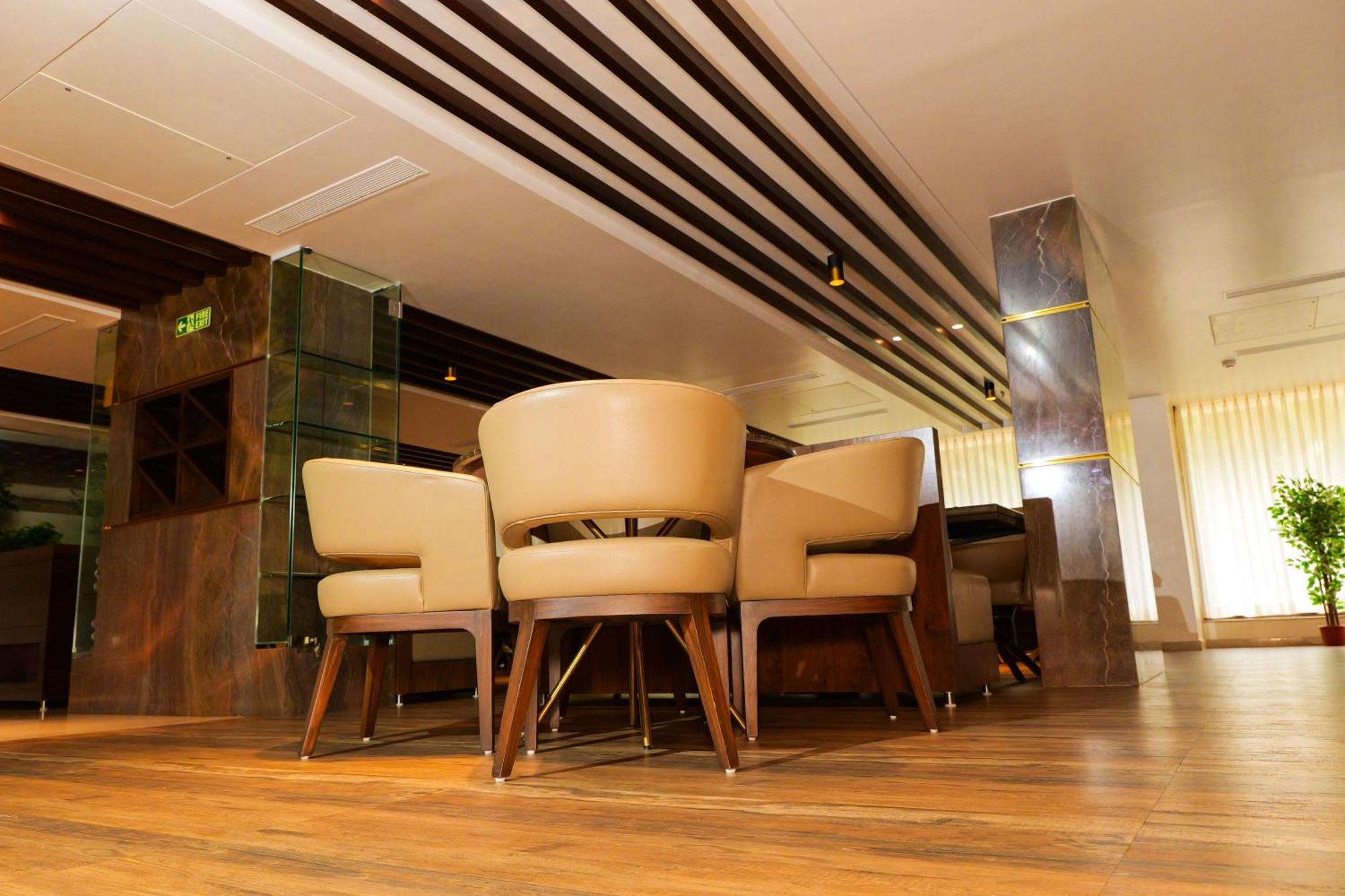 Uva Manish Hotel Kundapur Bagian luar foto